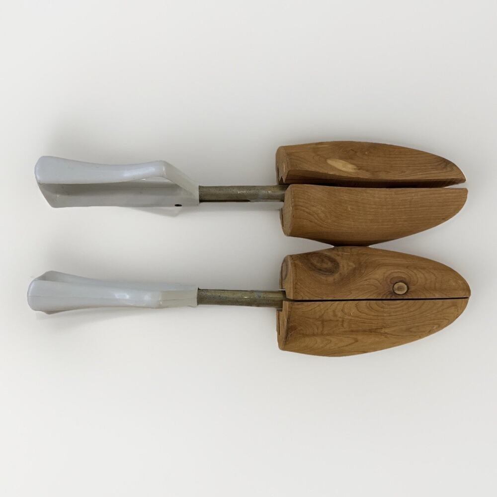 Vintage Florsheim Shoe Tree Medium Pair Cedar Wood Stretcher